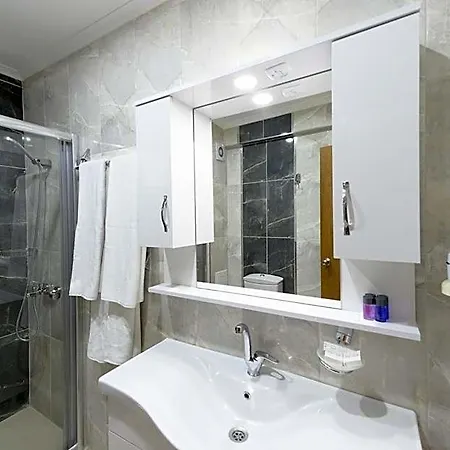 Entes Aparthotel 4*