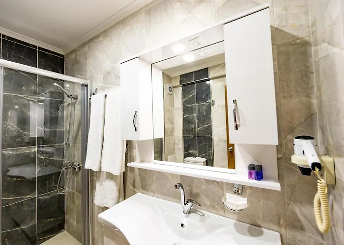 Entes Apartahotel 4*