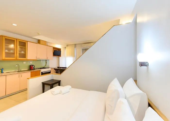 Entes Apartahotel 4*