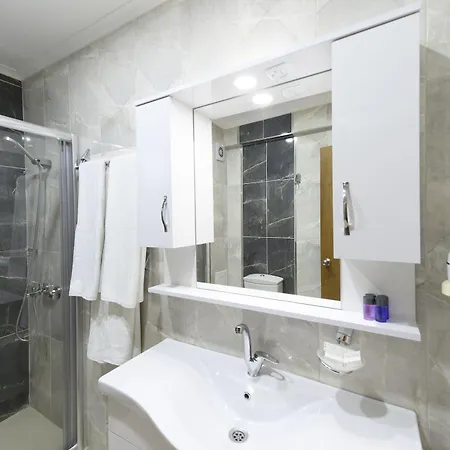 Entes Aparthotel 3*