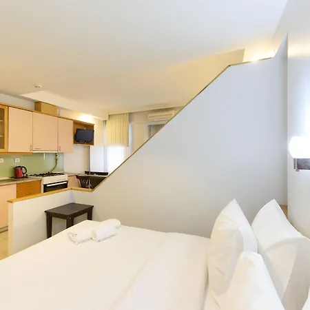 Entes Aparthotel 3*