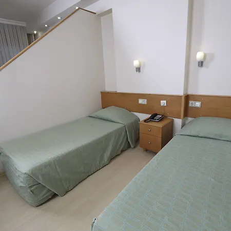 Aparthotel Entes 3*